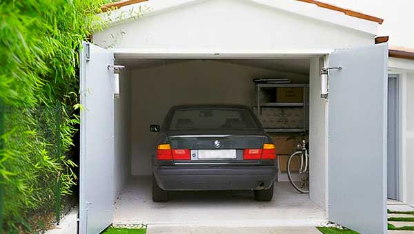 Распашные гаражные ворота