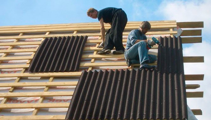 Устройство кровли из металлочерепицы и ее ремонт